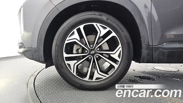Hyundai Santa Fe 2018 thumb 5