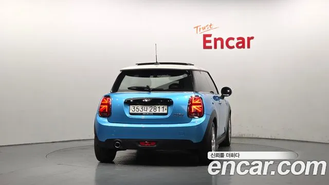 Mini Cooper 2019 thumb 4