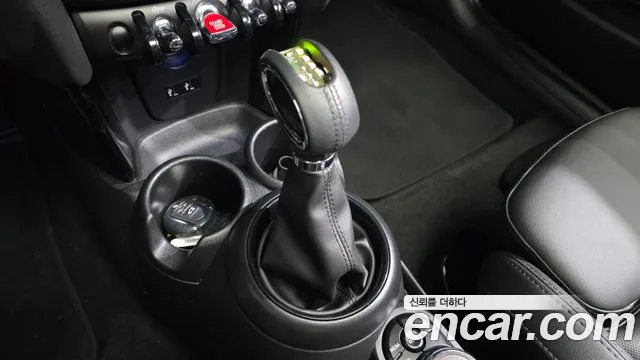 Mini Cooper 2019 thumb 9