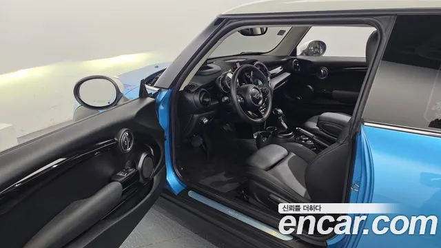 Mini Cooper 2019 thumb 10