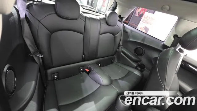 Mini Cooper 2019 thumb 11