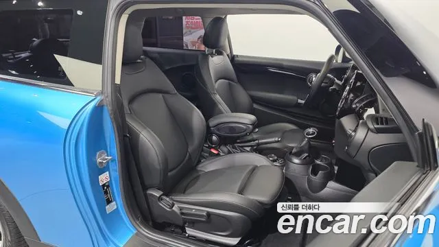 Mini Cooper 2019 thumb 12