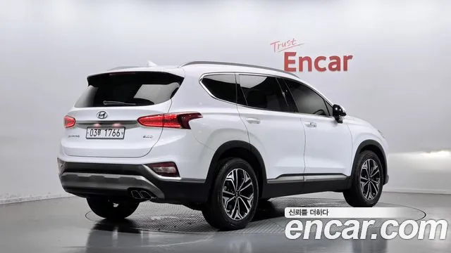 Hyundai Santa Fe 2018 thumb 2