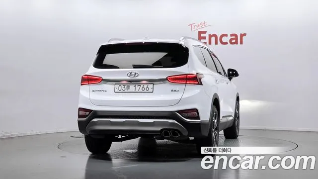 Hyundai Santa Fe 2018 thumb 4