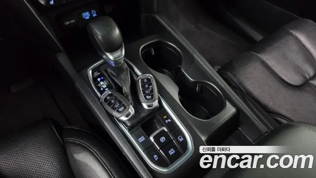 Hyundai Santa Fe 2018 thumb 9