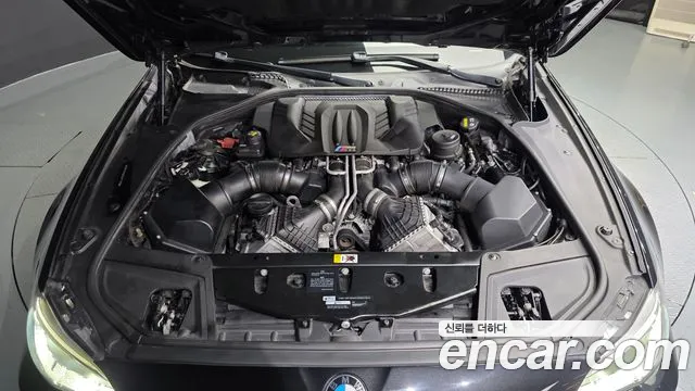 BMW M5 2016 thumb 6