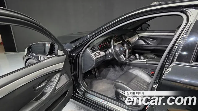 BMW M5 2016 thumb 10
