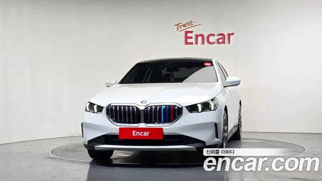 BMW 5 серии 2024 thumb 3