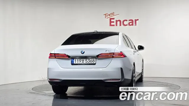 BMW 5 серии 2024 thumb 4