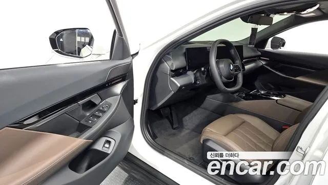 BMW 5 серии 2024 thumb 10