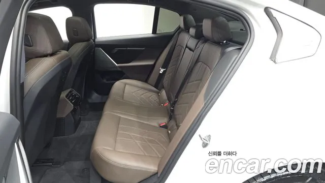 BMW 5 серии 2024 thumb 11