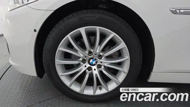 BMW 5 серии 2016 thumb 4