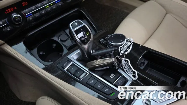 BMW 5 серии 2016 thumb 8