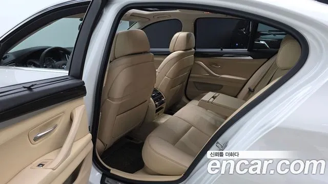 BMW 5 серии 2016 thumb 10