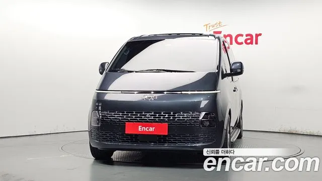 Hyundai Staria 2024 thumb 2