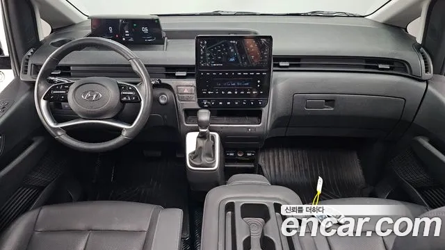 Hyundai Staria 2024 thumb 6
