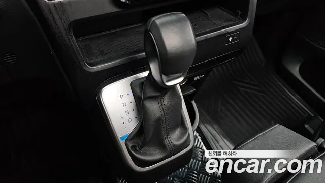 Hyundai Staria 2024 thumb 8
