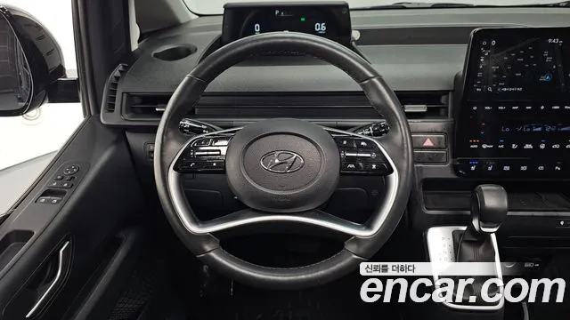 Hyundai Staria 2024 thumb 12