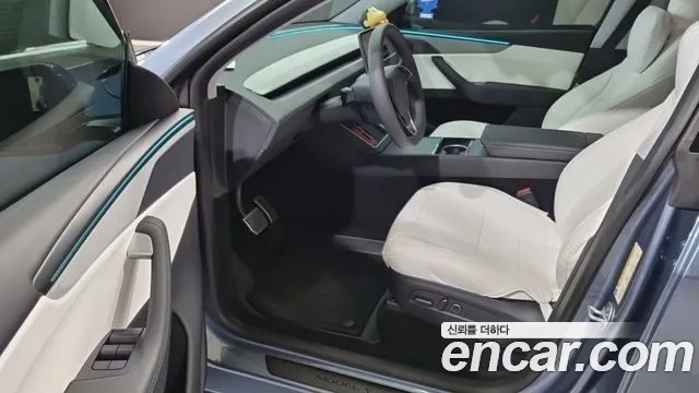 Tesla Model Y 2025 thumb 10