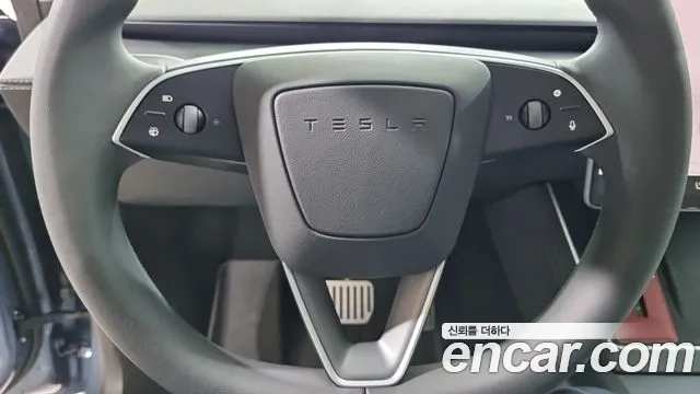 Tesla Model Y 2025 thumb 12