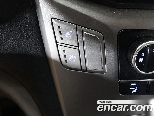 Hyundai Starex 2019 thumb 9