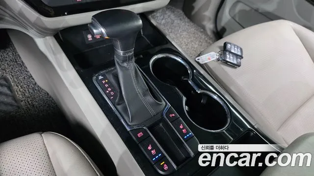 Kia Carnival 2019 thumb 9