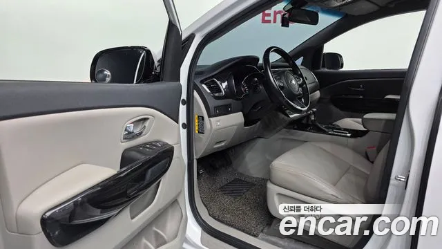Kia Carnival 2019 thumb 10