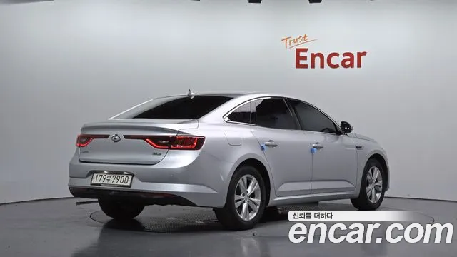 Renault Megane 2018 thumb 2