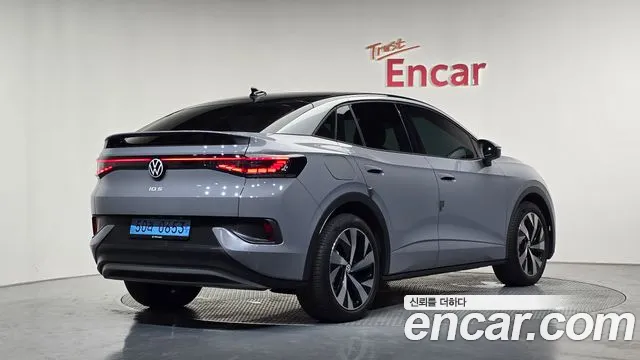 Volkswagen ID.5 2024 thumb 2