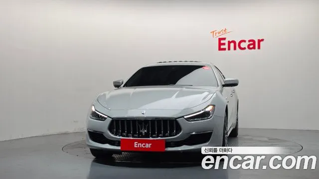Maserati Ghibli 2022 thumb 3