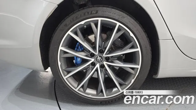 Maserati Ghibli 2022 thumb 5