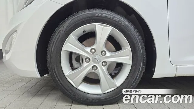 Hyundai Avante 2013 thumb 5