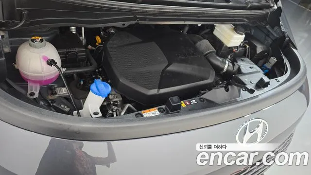 Hyundai Staria 2023 thumb 6