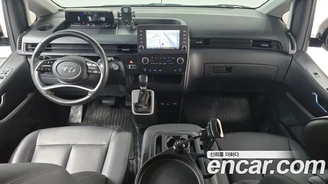 Hyundai Staria 2023 thumb 7