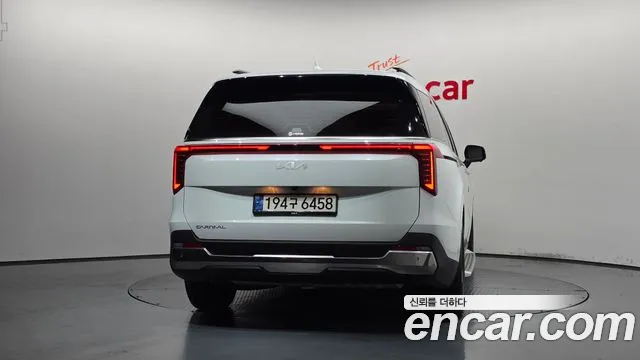 Kia Carnival 2024 thumb 4