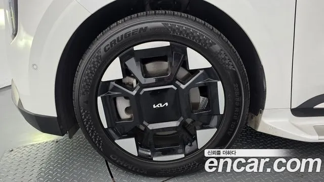 Kia Carnival 2024 thumb 5