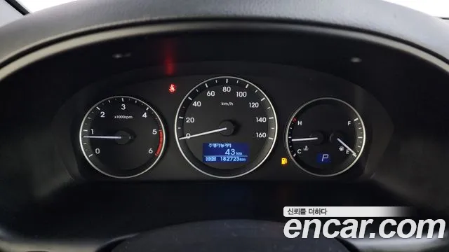Hyundai Starex 2016 thumb 8