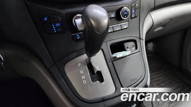 Hyundai Starex 2016 thumb 9