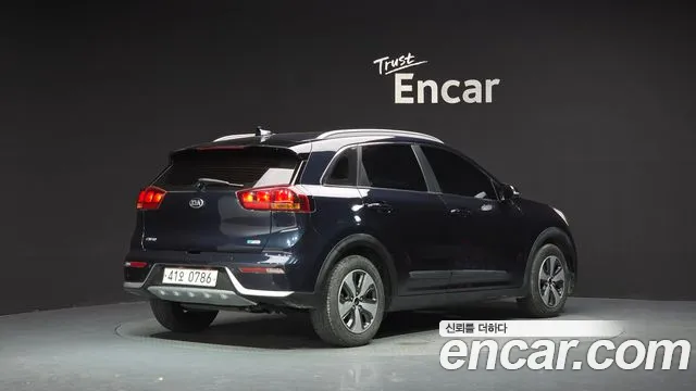 Kia Niro 2016 thumb 2