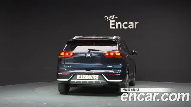 Kia Niro 2016 thumb 4