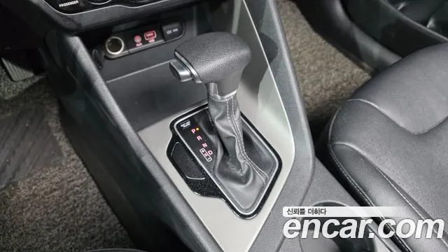 Kia Niro 2016 thumb 9