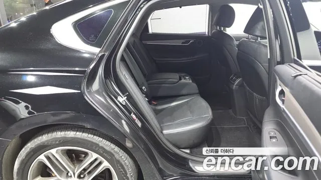 Hyundai Grandeur 2017 thumb 12