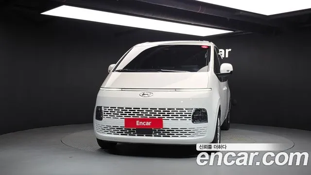 Hyundai Staria 2023 thumb 3