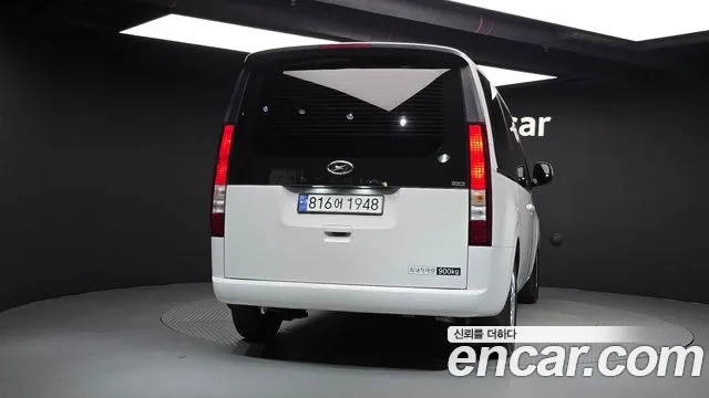 Hyundai Staria 2023 thumb 4