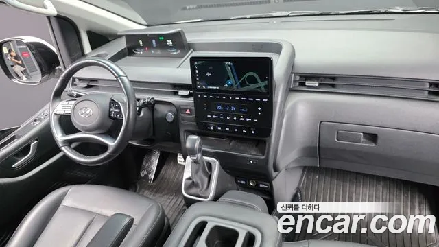 Hyundai Staria 2023 thumb 7
