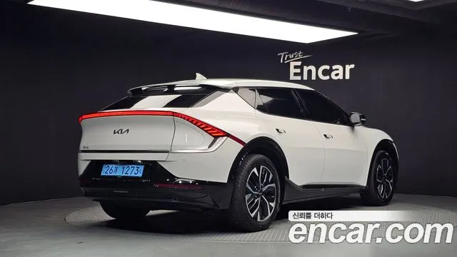 Kia EV6 2022 thumb 2