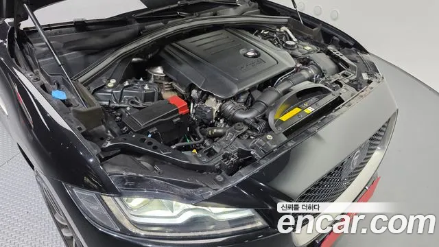 Jaguar F-Pace 2019 thumb 6