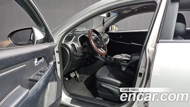 Kia Sportage 2010 thumb 10