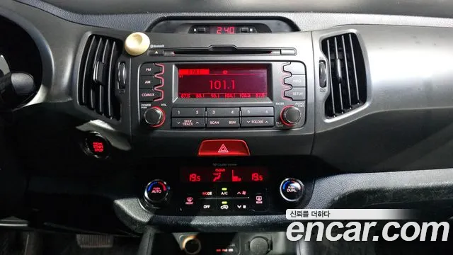 Kia Sportage 2010 thumb 12