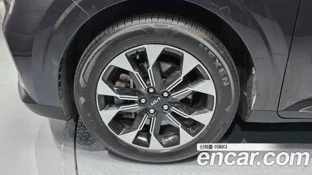 Kia Carnival 2022 thumb 5